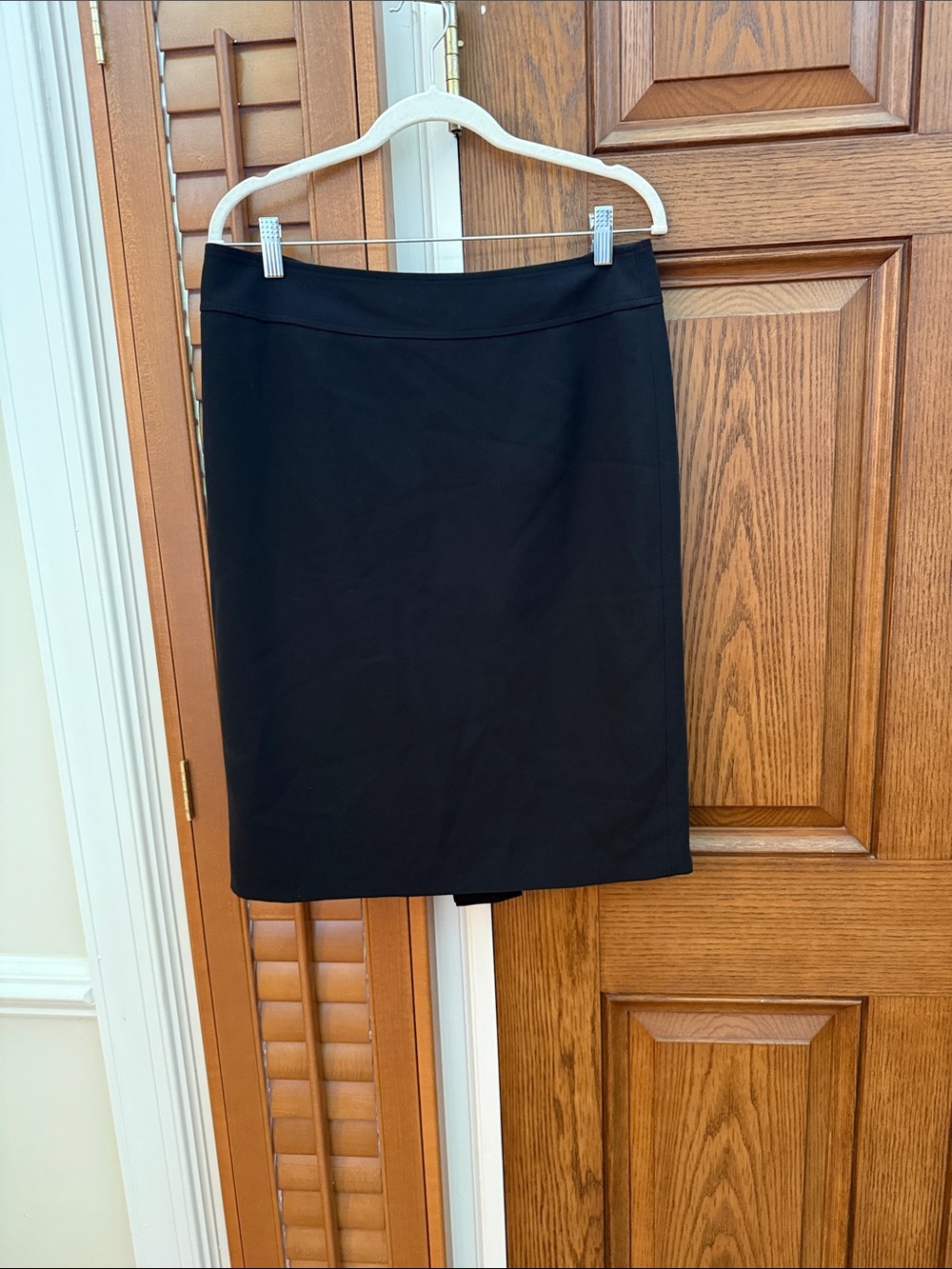 Ann Taylor Black Pencil Skirt — Sleek Workwear